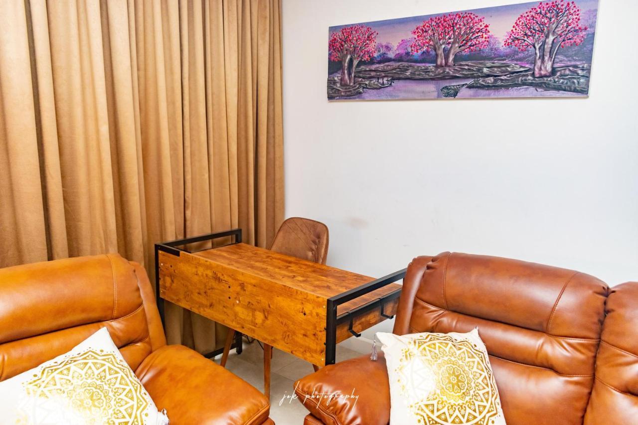 Luxury 2 Bedroom Apartment With Huge Balcony , Pool, Gym At Tribute House Accra Bagian luar foto